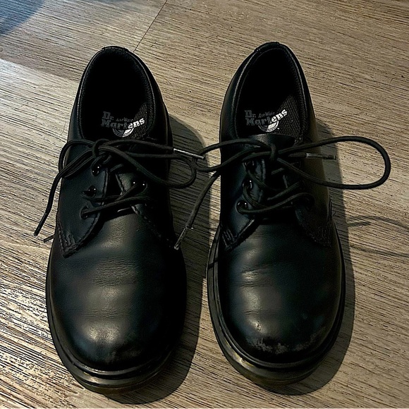 Dr. Martens Other - Dr.Martens Low Top Leather Shoe